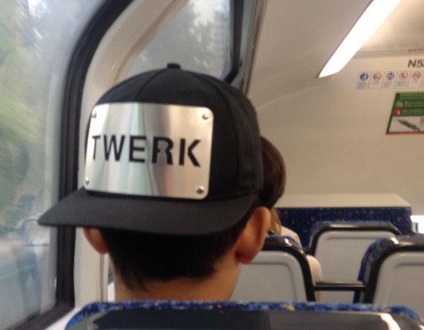 World's Worst Hat from World's Worst | E! News